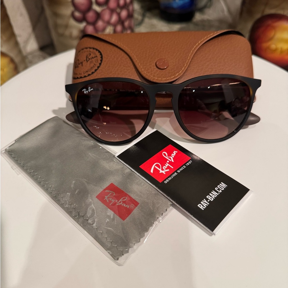 Ray-Ban Black Sunglasses with Tan Case